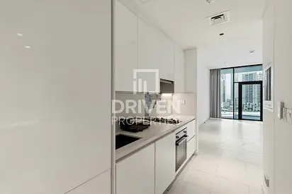 Ready to Move in | Mid Floor | Great Location