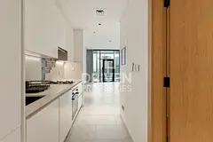 Ready to Move in | Mid Floor | Great Location
