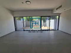 Elegant 3BR Middle Townhouse | All Master Bedrooms | Freehold | Azalea – Masaar
