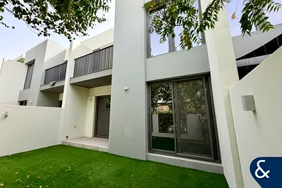 Landscaped | Vacant Now | Internal Location