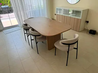 Brand new condition Dining table with six chairs for sale