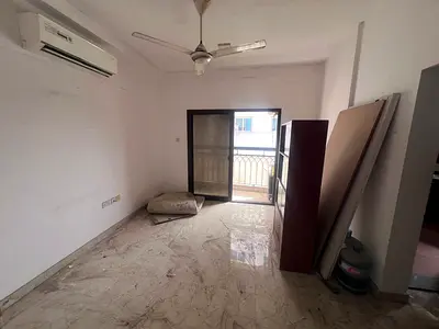 اجمل الشقق واقل الاسعار  للايجار السنوى فى كورنيش عجمان بجوار دوار السفينه