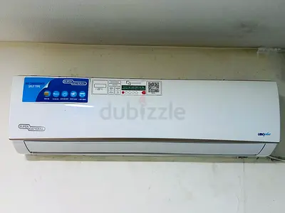 Split wall-mounted air conditioner (working) - 1.5 HP