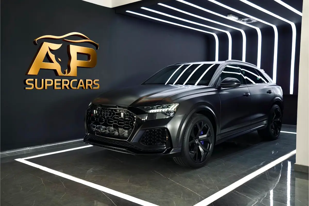 Audi RS Q8 2023 — photo 1 of 7