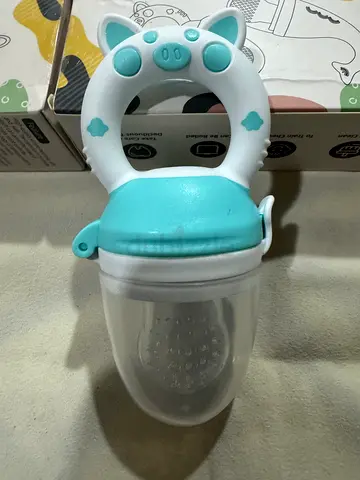 Baby food pacifier