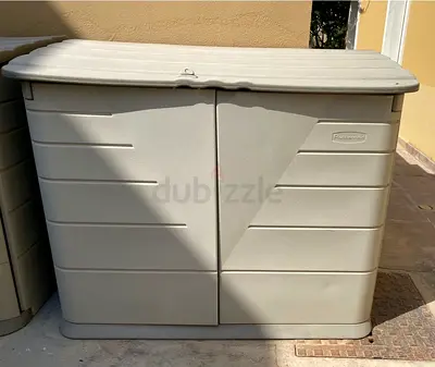 Rubbermaid Large Resin Outdoor Storage Shed. 140 cm (W) × 71 cm (D) × 87 cm (H) Was 2400 Now 900