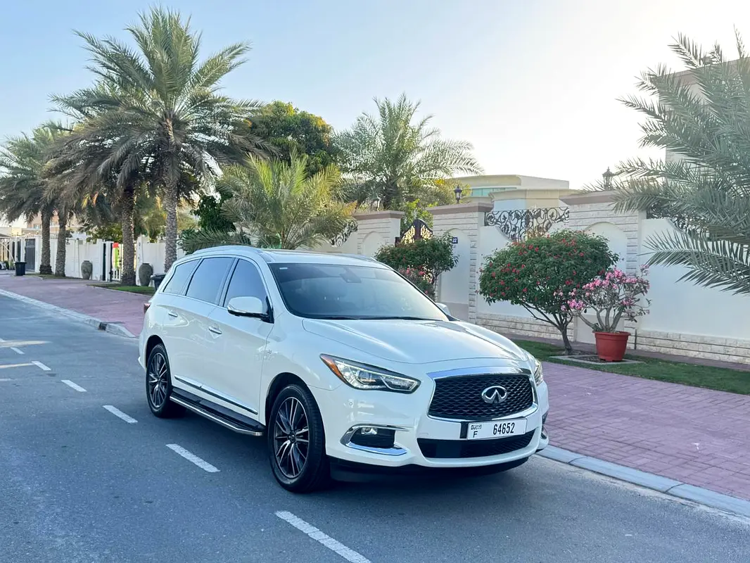 Infiniti QX60 2018 — photo 1 of 17