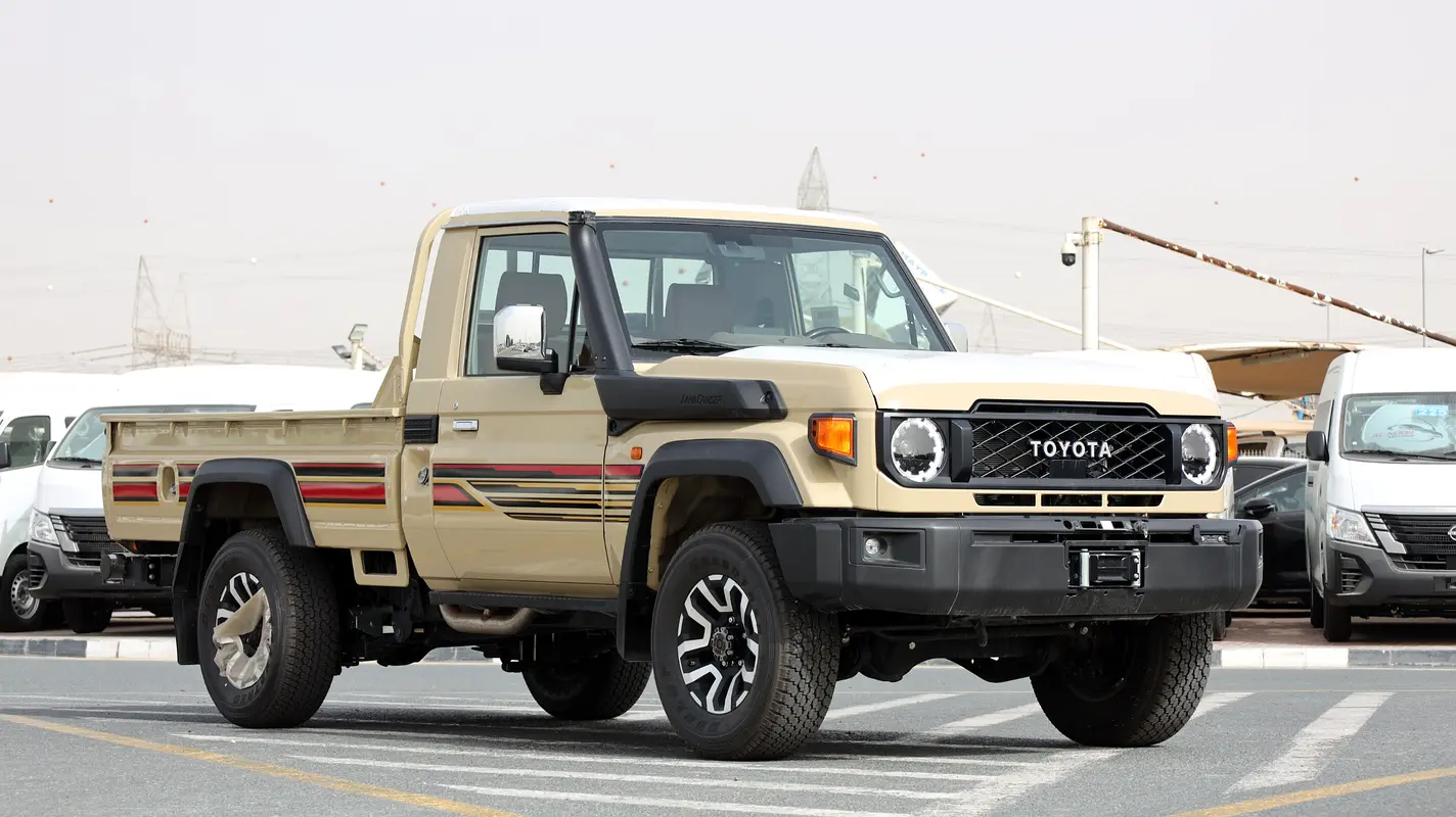 Toyota Land Cruiser 70 Series 2025 — photo 1 of 13