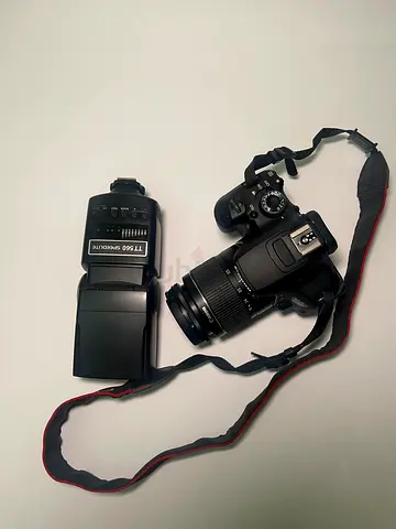 Canon 650d with kit lens 18-55mm speed light