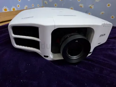 Epson LCD projector EB-G7400U