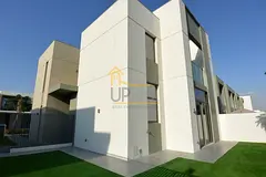 Corner Unit Near Swimming Pool Single Row 4 Beds