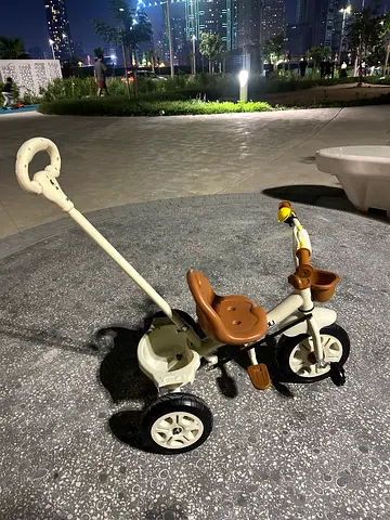 UNWANTED GIFT _ Convertible toddler tricycle with parent push handle — brown/cream