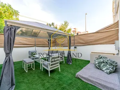 Hot Deal| Furnished|Upgraded| Single Row