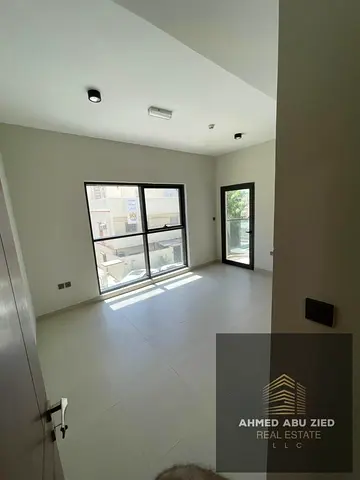 Luxury first tenant, open view, ultra super deluxe finishing, very spacious kitchen, behind Orient Towers near Nesto Market, great price, easy payment