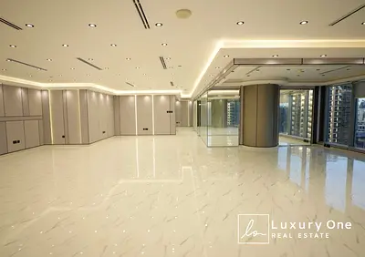 EXCLUSIVE | LUXURY FITTED | BRIGHT | VACANT