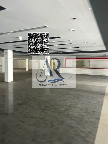 Large commercial showroom available for rent in Industrial Area 4