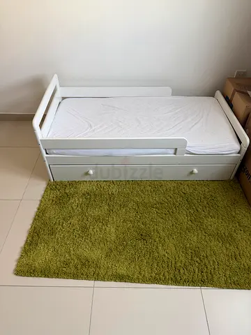 White kids size suitable for 3 - 6 year old bed with under-drawer - good condition