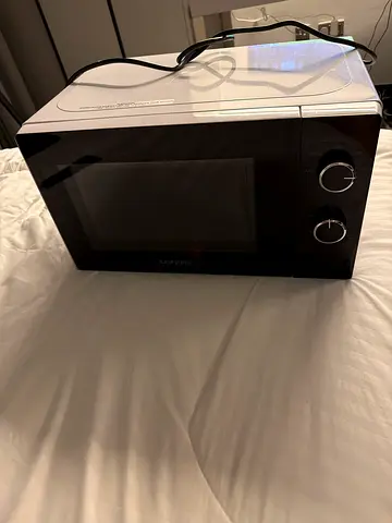Samsung countertop microwave oven - used, good condition