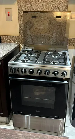 Midea 4 burner gas stove with oven
