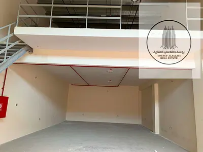 مستودع للايجار بمساحة 1800 قدم في الجرف الصناعيه