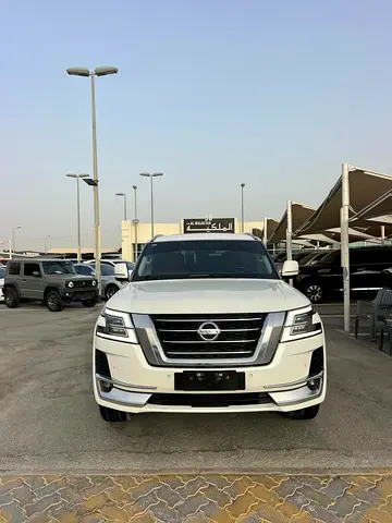 نيسان باترول تتانيوم ماكينه كبيره فل اوبشن بحاله ممتاره جدا