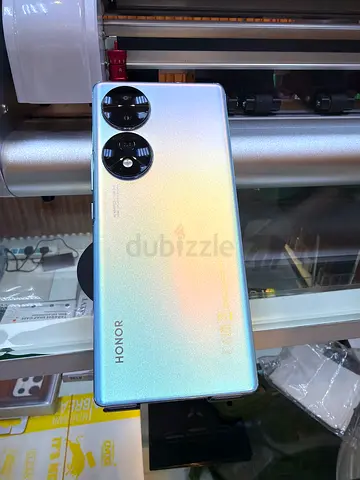 Honor smartphone - good condition, dual rear cameras