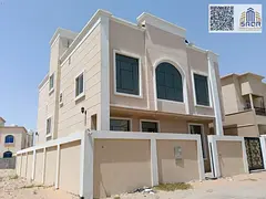 Villa for rent, 3 floors, 7 rooms, in a prime location behind the park.