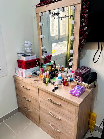 Dressing table with  6-Drawer and with Mirror