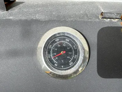Charcoal/BBQ Grill with Built-in Thermometer