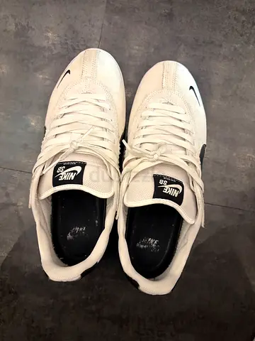 Used Nike SB white/black sneakers, size 42.5