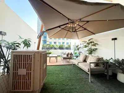 FULLY FURNISHED | STYLISH | VACANT