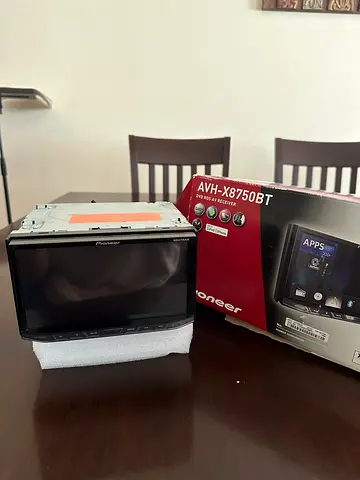 PIONEER SCREEN FOR CAR (APPLE CARPLAY)