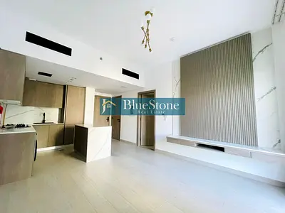 One Bed with Pool View | Vacant