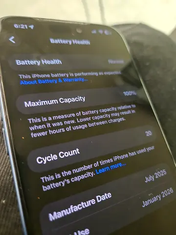 iPhone17 pro max  in good condition — 100% battery health, low cycle count
