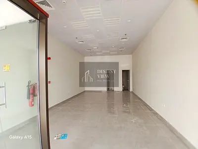 Amazing Location Lavish Shop with washroom