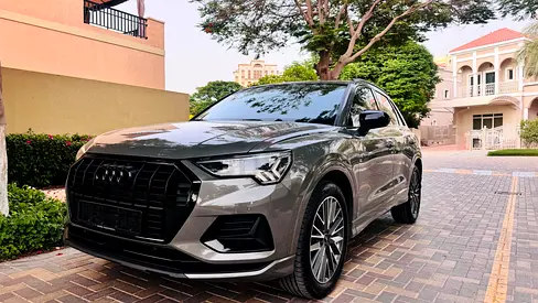 Audi Q3 35 TFSI S-Line 2023 | GCC Specs | Low Mileage | Warranty