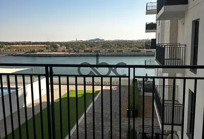 استوديو مع شرفة | إطلالة على القناة المائية | جاهز للسكن