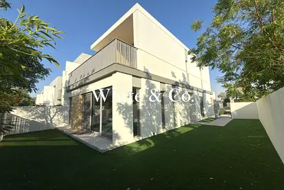 True corner | Large plot | Ready to move