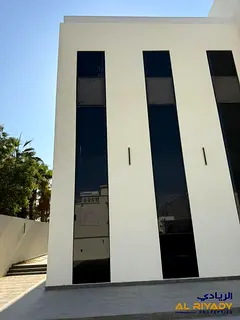Luxurious Modern Villa &amp; Elegant Design in Al Khawaneej