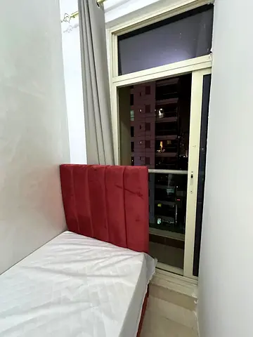 Partition with balcony - 2 Min to DMCC Metro  Marina Mall - Ladies Only