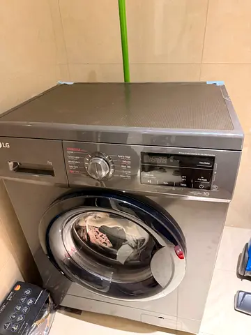 LG Front Load Washing Machine - 7kg, Silver, Good Working Condition