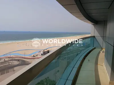 شقة غرفتين وصالة فاخرة بإطلالة بحرية للإيجار في Corniche Tower – مساحة واسعة وتشطيب راقٍ