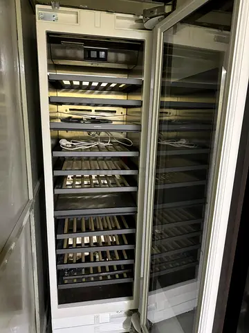 Gaggenau latest model series 400 3 zone wine cooler beverages touch screen built-in fully-integrated