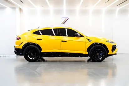 2025 Lamborghini URUS 缩略图 3