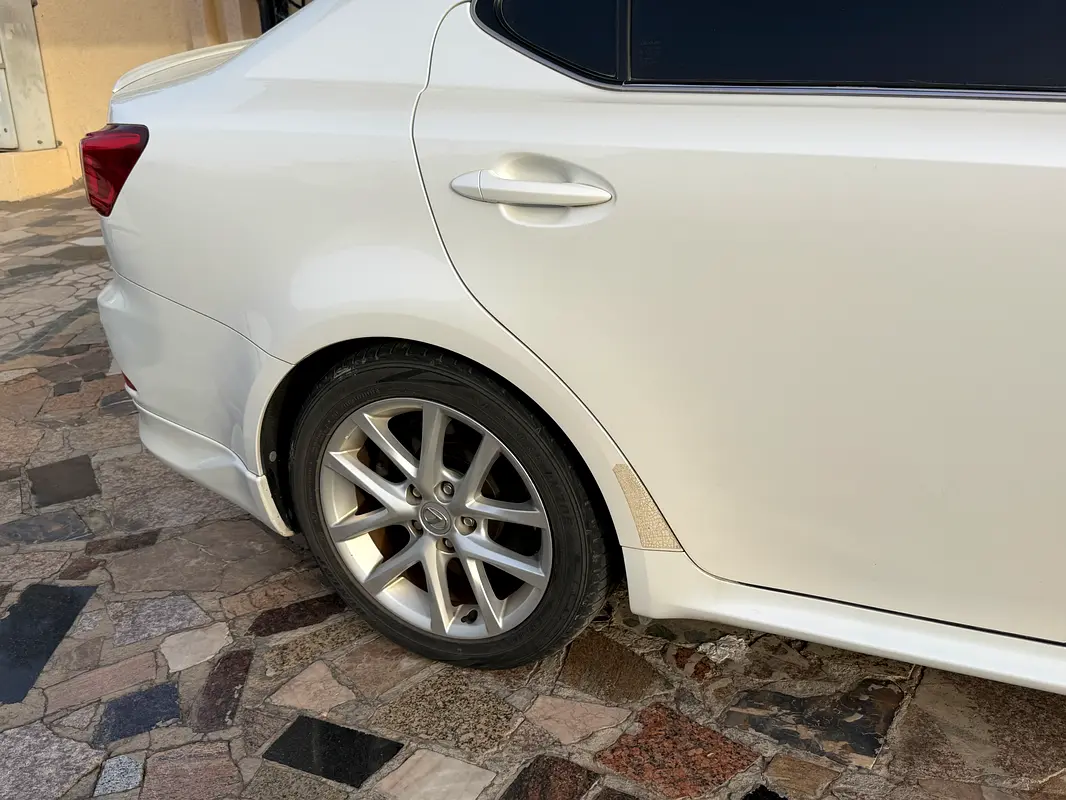 Lexus IS-Series 2012 — photo 1 of 11