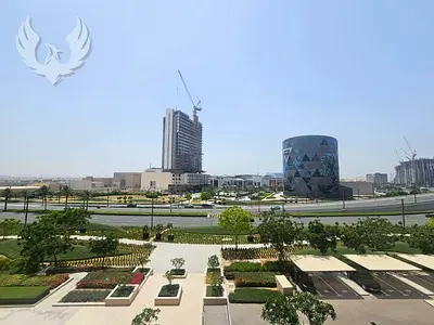 Low Floor | Mall & Dubai Skyline View | Vacant Now