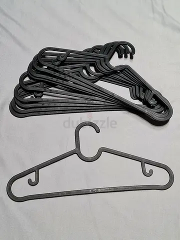Set of lightweight black plastic clothes hangers (12 pcs)
