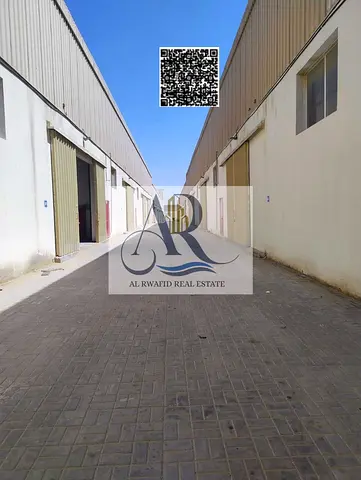 🏭 مستودع مميز للإيجار في أم القيوين - جاهز للتشغيل 🏭  فرصة رائعة للشركات للاستفادة من مستودع تجاري واسع مزود بخدمة كهرباء موثوقة في موقع متميز في أم