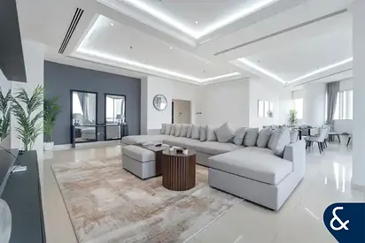 Penthouse | Fully Upgraded | Stunning View