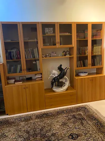 مكتبة فخمه للبيع